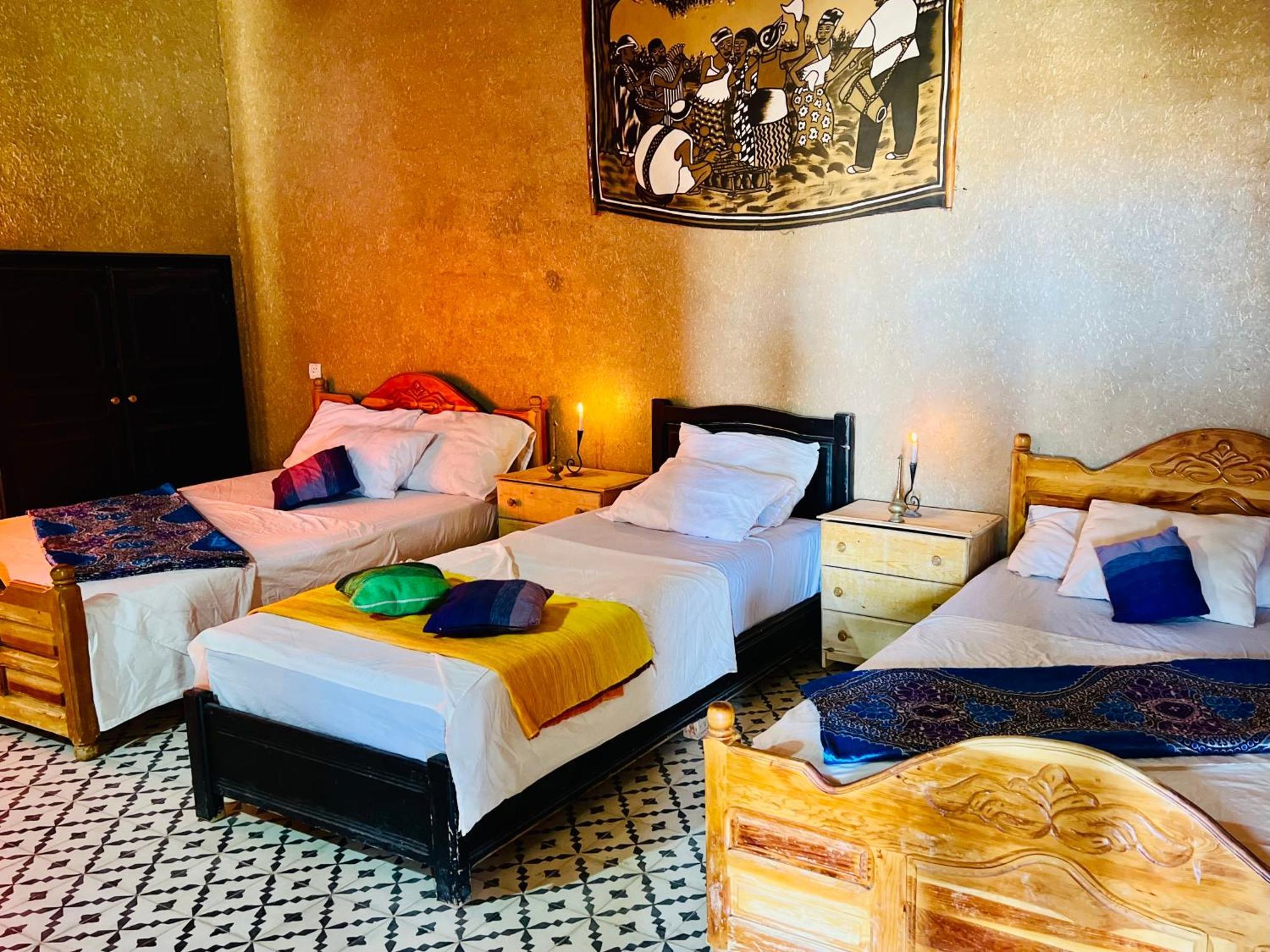 Hotel Camping Les Roses Des Dunes & Piscine Merzouga Exterior photo