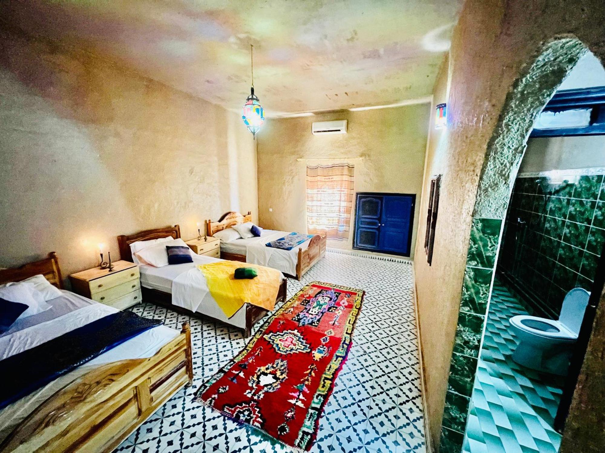 Hotel Camping Les Roses Des Dunes & Piscine Merzouga Exterior photo